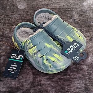 NWT rugged Shark Fleece Lined Slip Ons Boys Size: 10 Multicolor